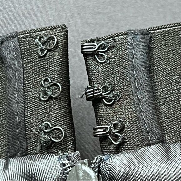 SIZE 4 COS Pleated Grey Skirt with pockets - Picture 5 of 6